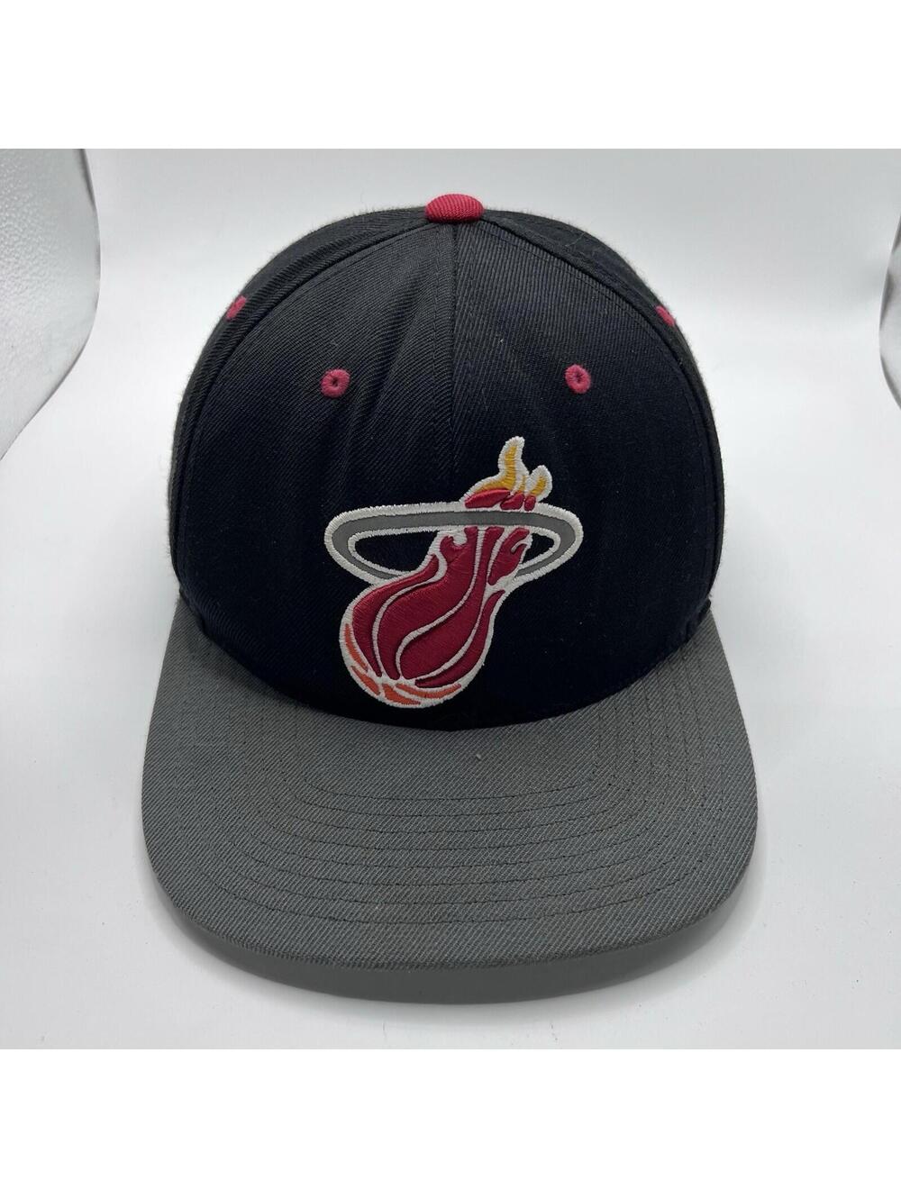 Miami Heat Basketball Mitchell & Ness Snap back Black Men’s Hat Cap Adjustable